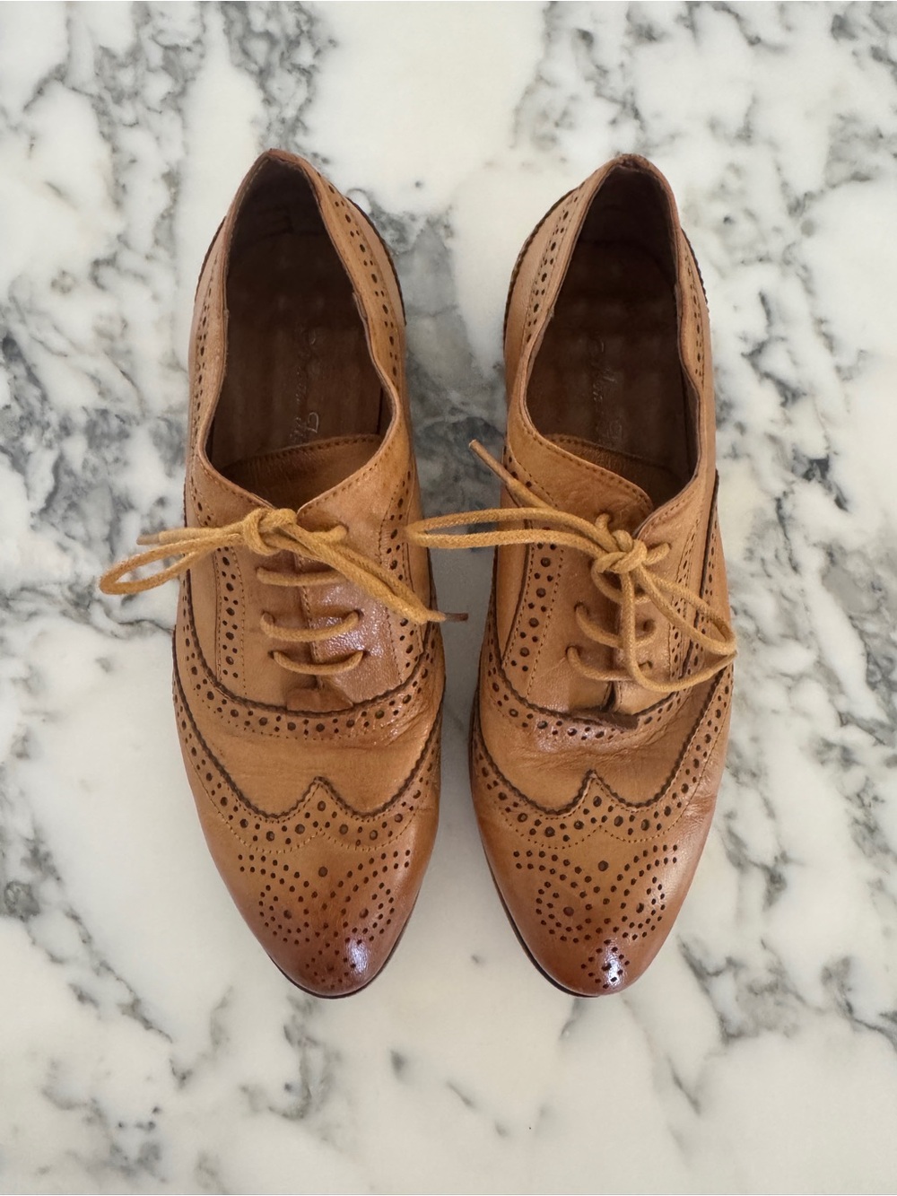 Mona Flying Classic Women's Tan Leather Wingtip Oxfords size 37